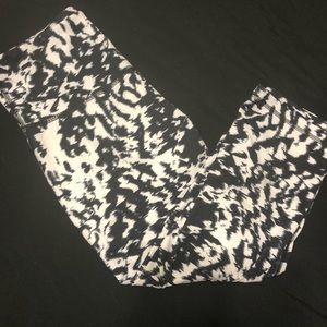 Old Navy Active Workout Capris - size large